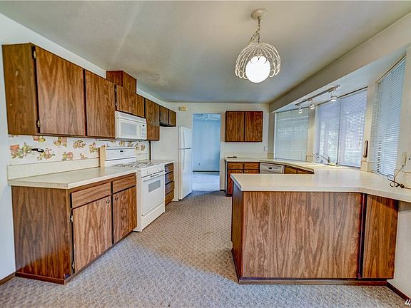 5th image of 6412 64th Avenue Ct NW