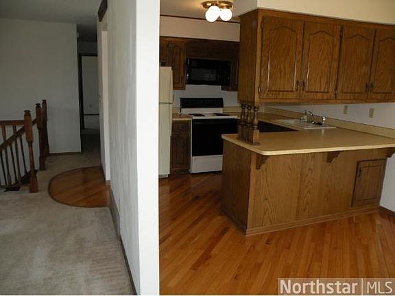 5th image of 9414 Van Buren St NE