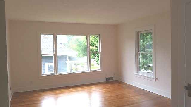 1st image of 328 W Franklin Ave