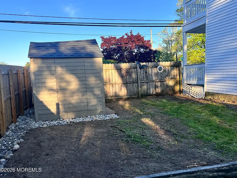 391 Monmouth Ave #1 — Photo 24