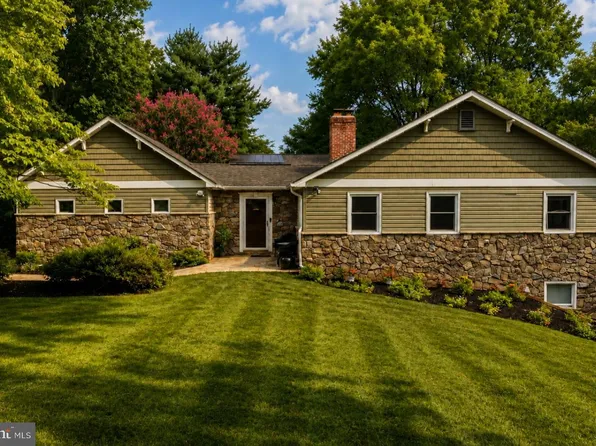 8256 Lock Ln, Warrenton, VA 20186
