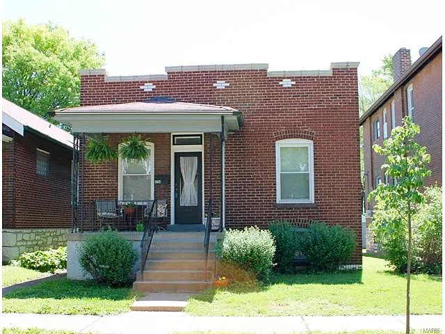 4706 Newport Ave photo 1