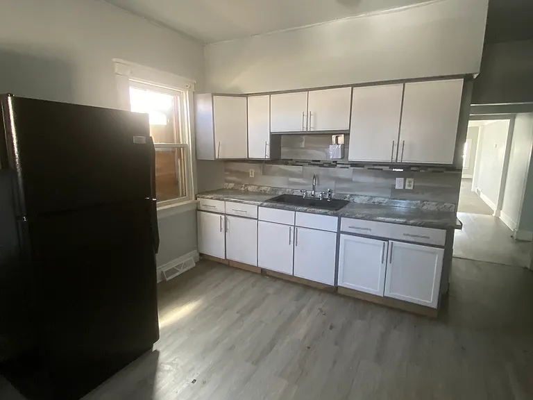 2520 W Center St — Photo 2