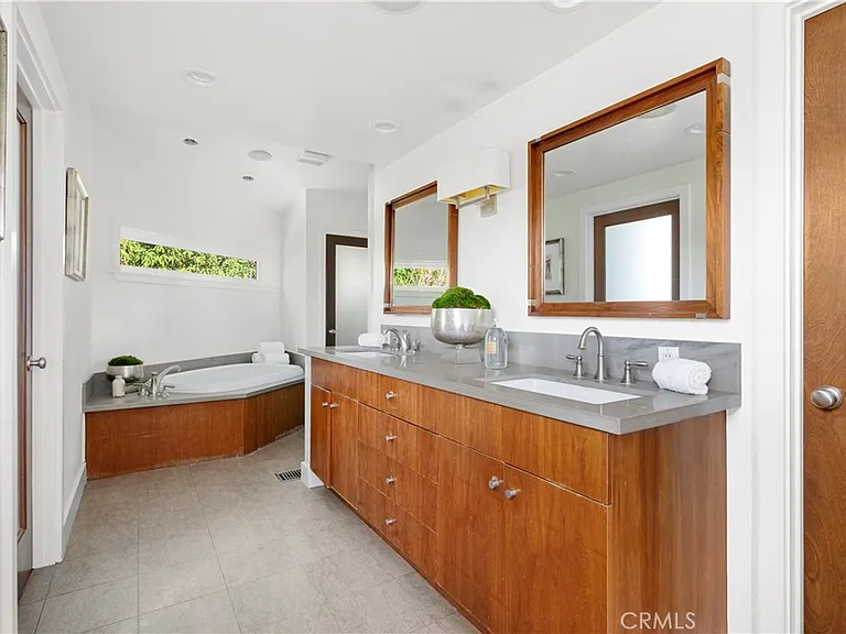 9625 Oak Pass Rd — Photo 13