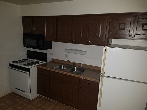 4th image of 9962 Holly Ln APT 1S