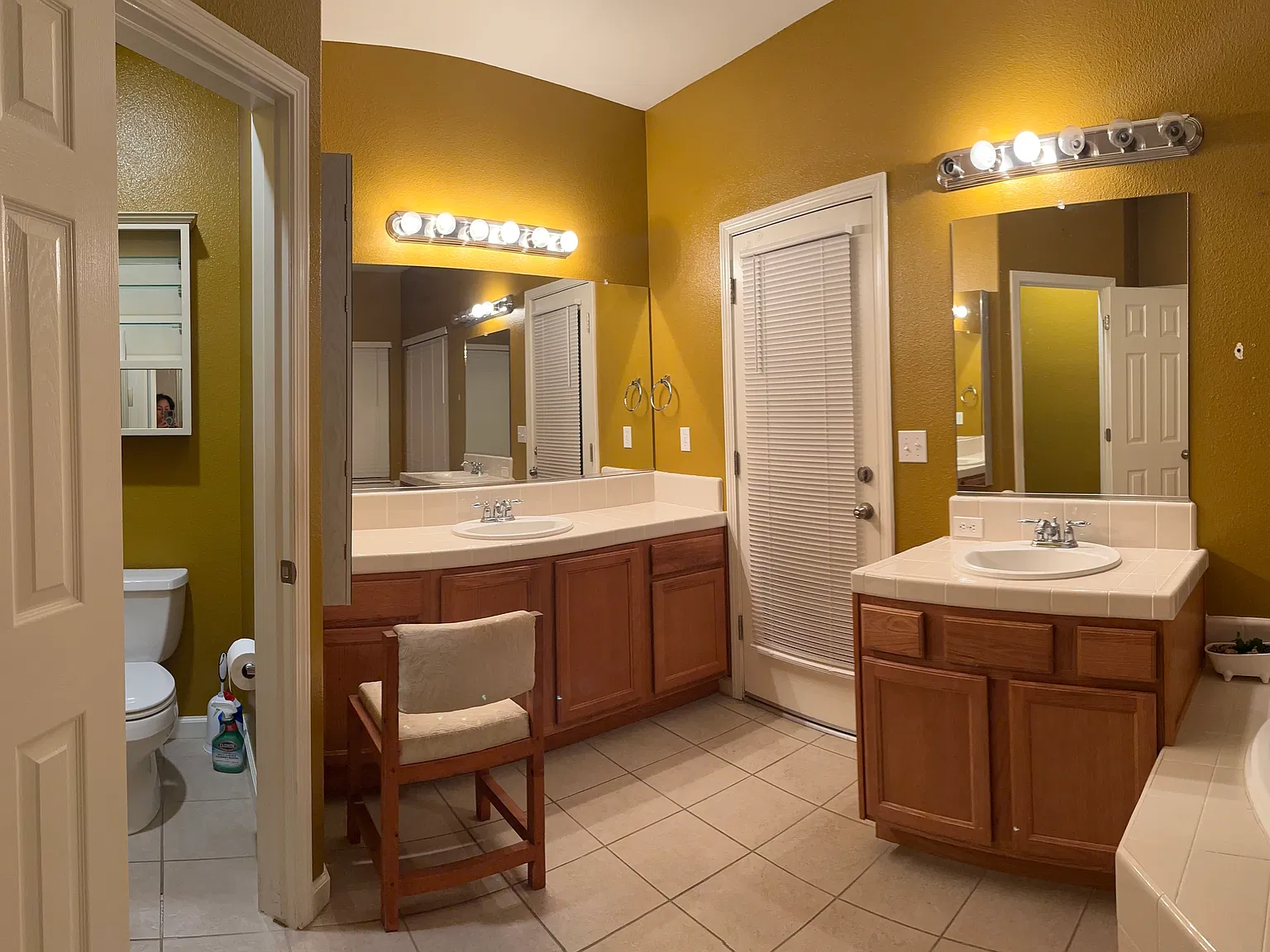 4 bed, 1911 sqft, $2,650 — Photo 3