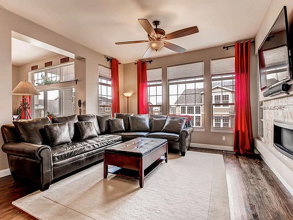 Open, bright living room!