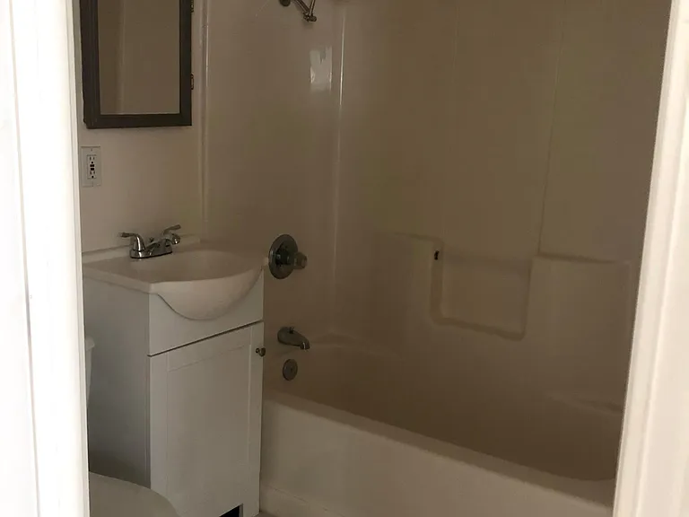 107 E Holston Ave #4 — Photo 7