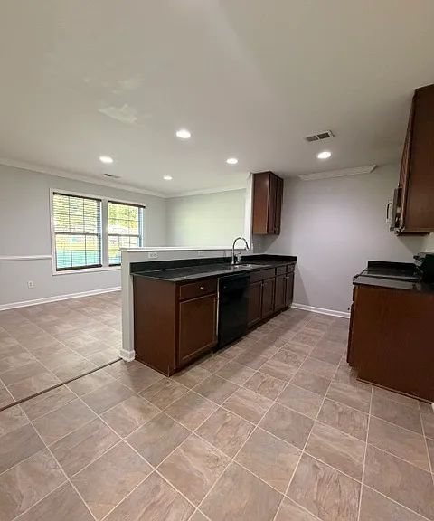 317 Blythe Creek Dr — Photo 8