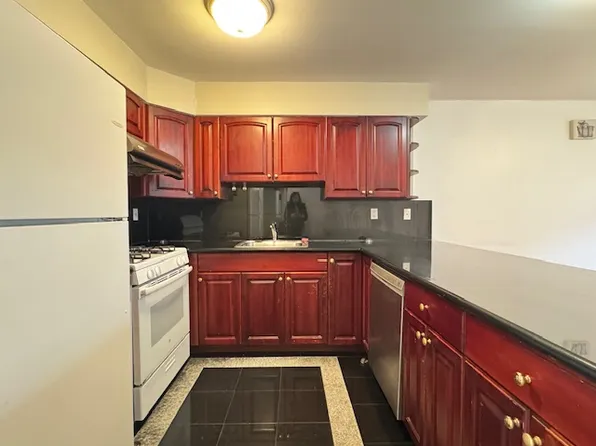 114-67 Taipei Court image 11 of 14