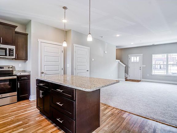2nd image of 8013 Tuberose Ct