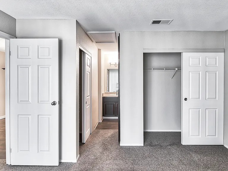 The Lodge at McCarran Ranch Apartment Homes — Photo 15