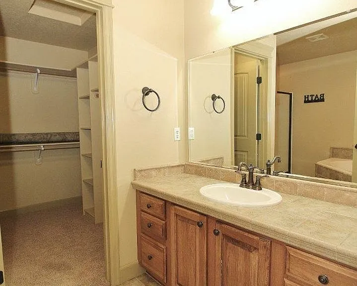 2586 S Gatewood Ln — Photo 16