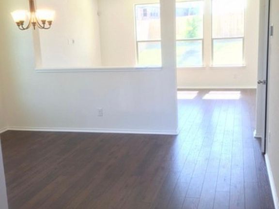 4th image of 1335 Plaza Lake Dr