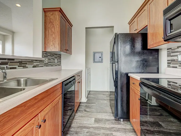 Webster Green Apartment Homes — Photo 3