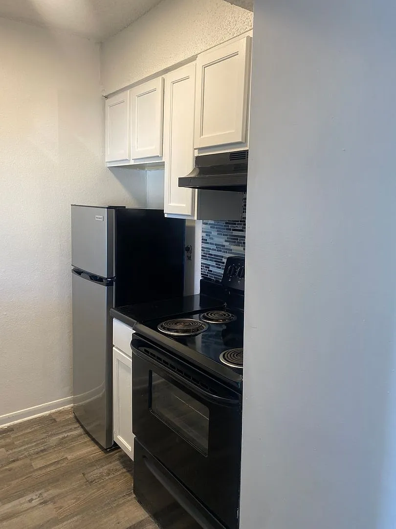 Spacious One Bedroom Near Botanical Gardens — Photo 4