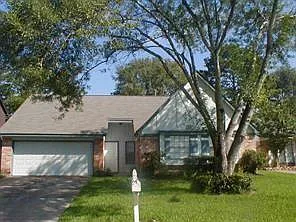4011 Alshire Dr Photo 1
