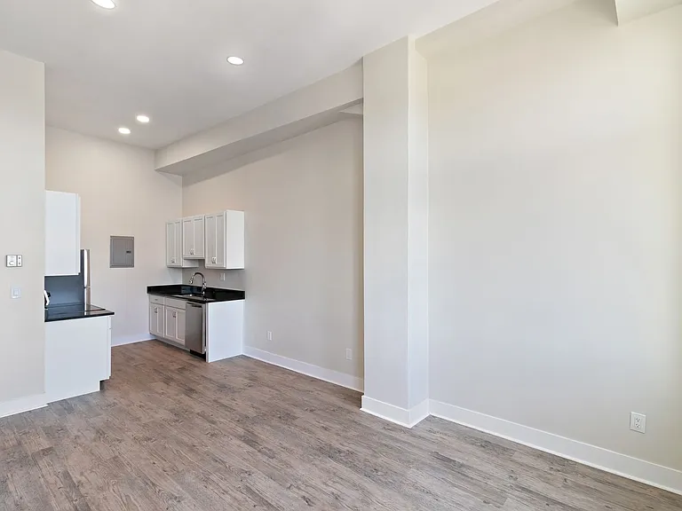 Fyfe Apartments — Photo 28