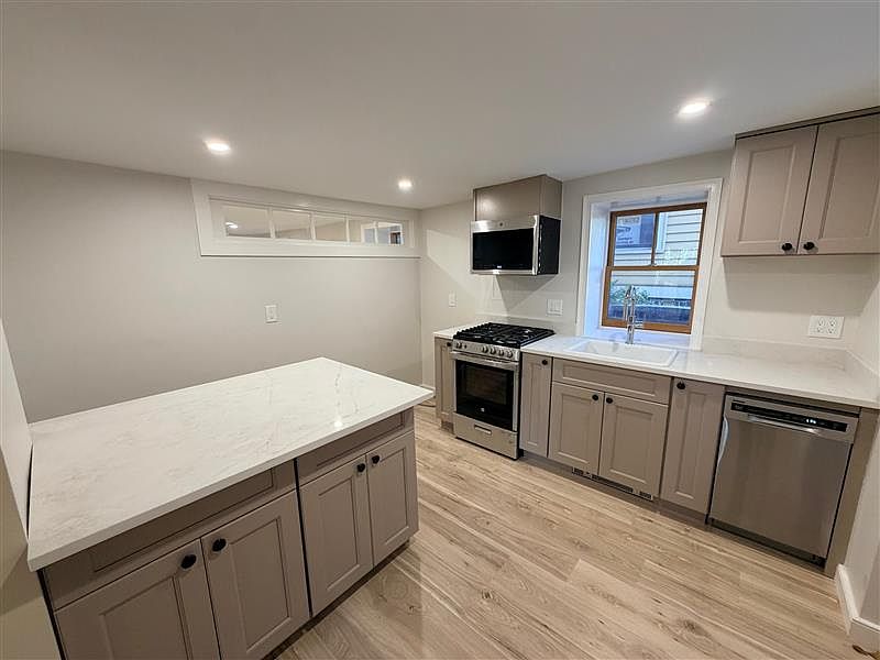 1st image of 262 Mount Auburn St