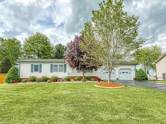 3rd image of 50 Belmont Dr