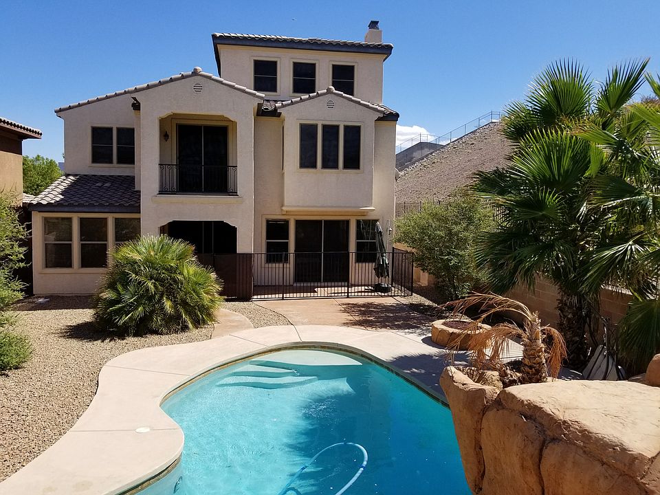 1st image of 915 Via Canale Dr