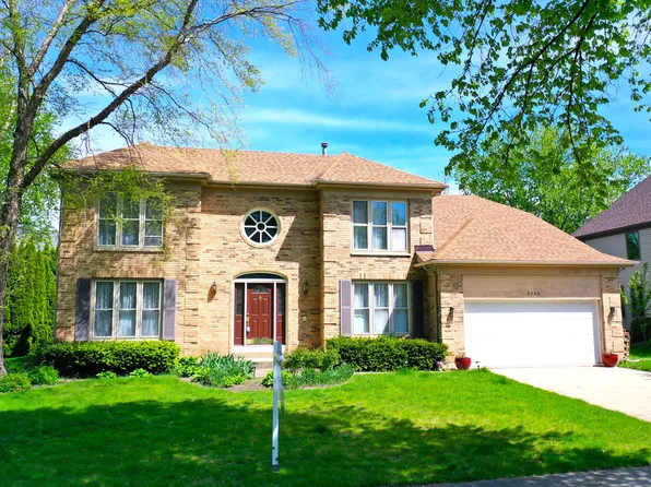 2220 Crab Tree Ln, Algonquin, IL 60102