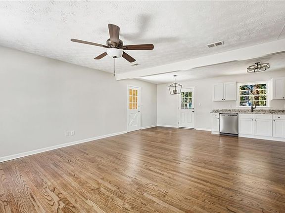 5th image of 4220 Kent Dr
