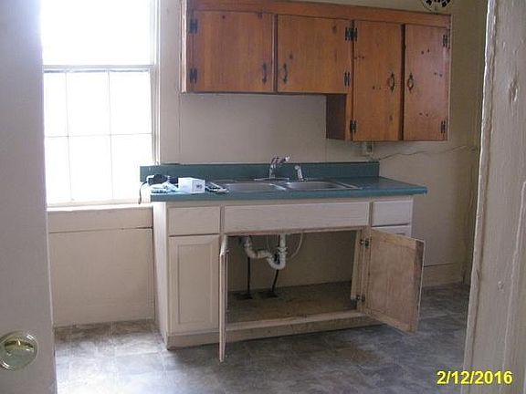3rd image of 540 Chestnut Ave NW
