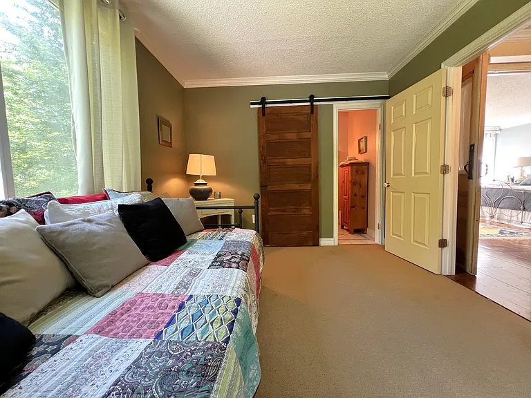 565 Moulton Ln — Photo 22
