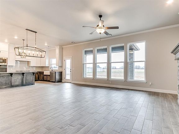 4th image of 2817 Bens Cir
