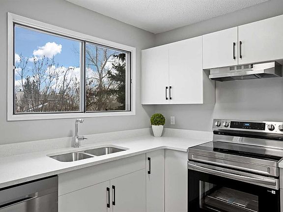 3rd image of 6915 SW Ranchview Dr NW #8