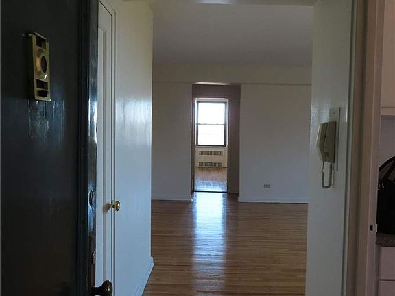 2nd image of 112-24 Northern Blvd #6F