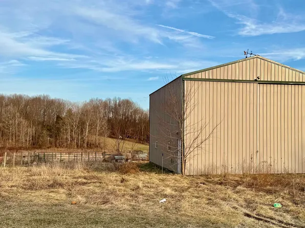 303 Mundell Ests, Heltonville, IN 47436