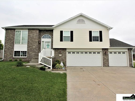2nd image of 6001 Bridle Ln