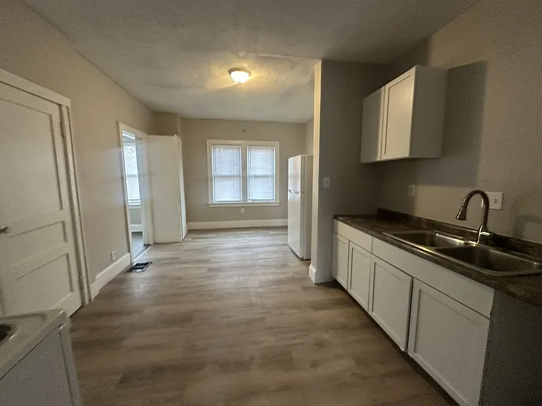 2676 Sullivant Ave — Photo 3