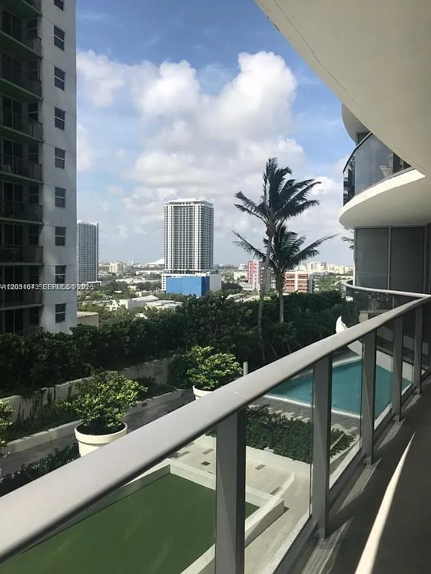 Aria On The Bay Condo — Photo 1