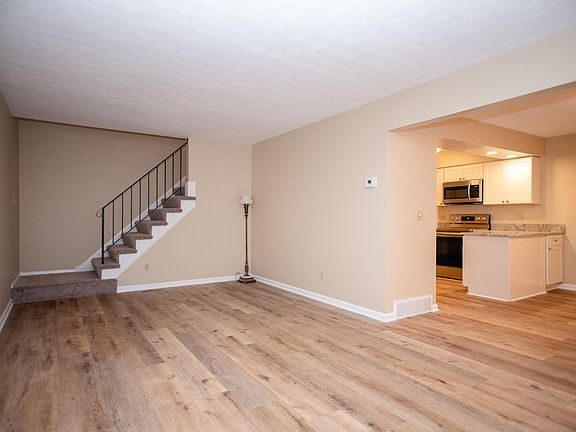 4th image of 837 Tollis Pkwy