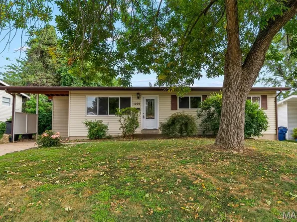 1270 Bobolink Dr, Florissant, MO 63031