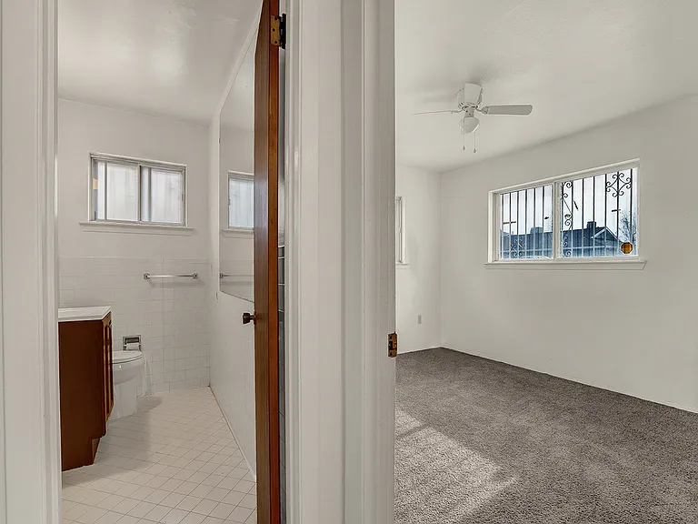 213 Clairemont Dr — Photo 13