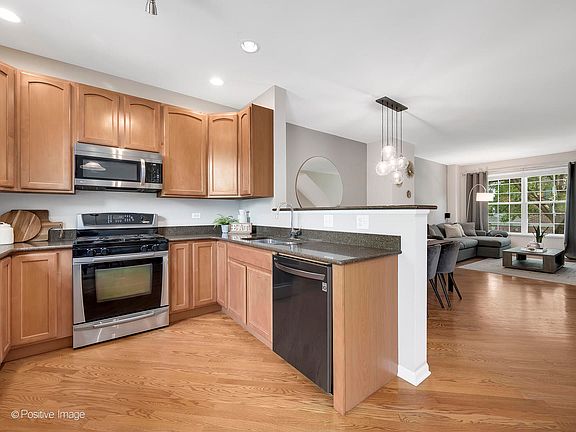 4th image of 1407 S Fairfield Ave