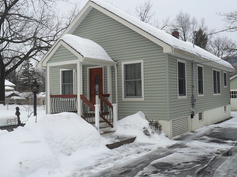 Welcome Home! Updated Parsippany ranch with 2 car det garag
