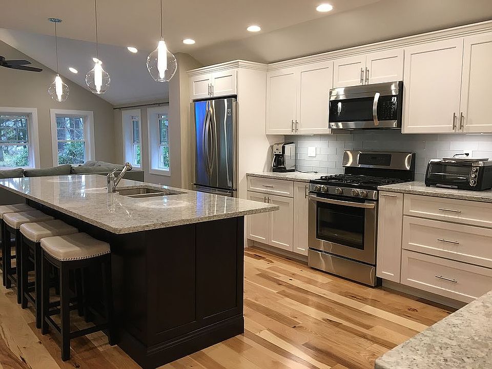 2nd image of 1 Park Ln