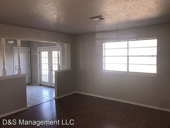 3rd image of 133 SW 64th Ter