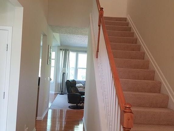 3rd image of 9310 Rainier Ct