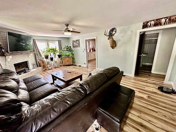 4th image of 502 Voorhees St