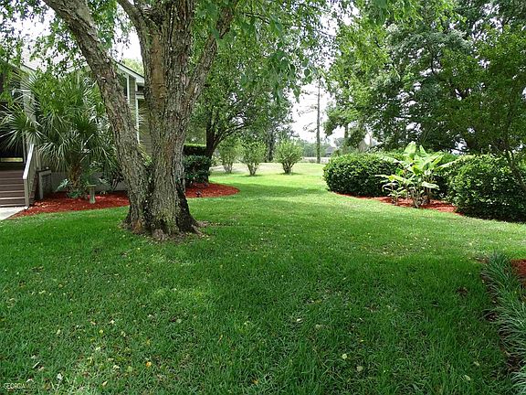 5th image of 918 Larkspur Ln