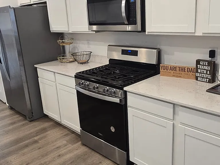 2585 Lamar Dr — Photo 12