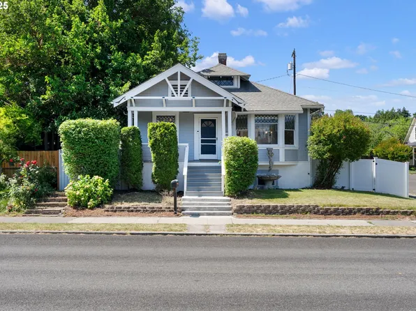 322 W 9th St, The Dalles, OR 97058