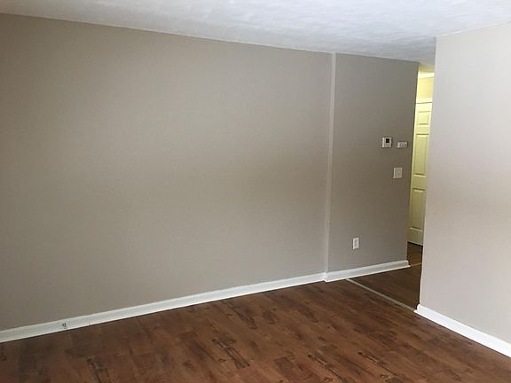3rd image of 8883 Cabot Dr