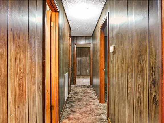 4th image of 204 Holt Rd